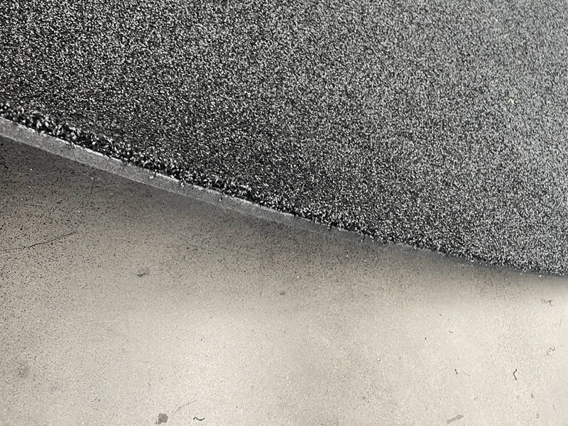 Black artificial grass 10mm rubber underlay gym sledding grass